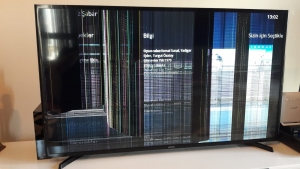 samsung paneli kırık tv